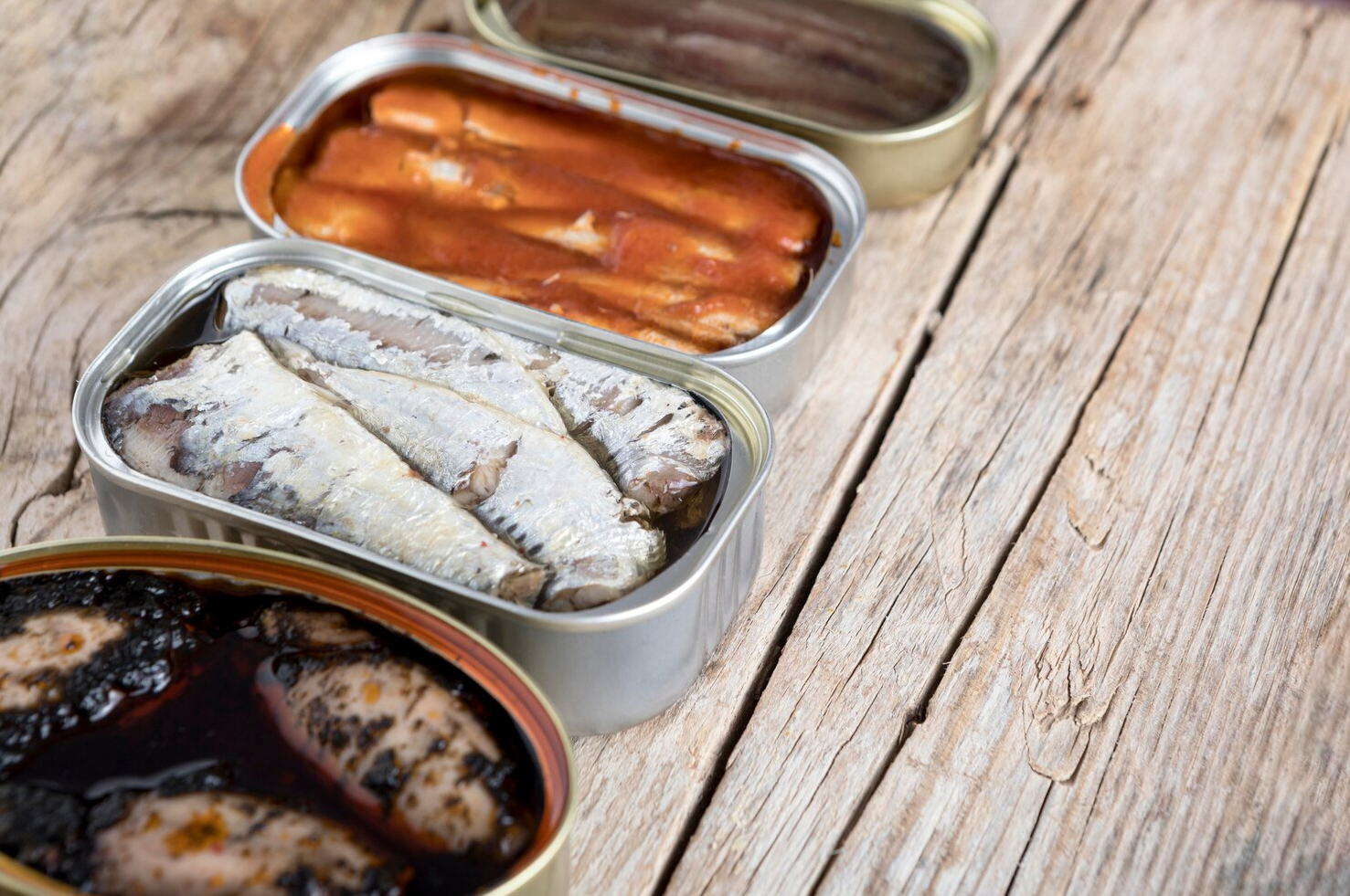 latas de conservas de productos del mar